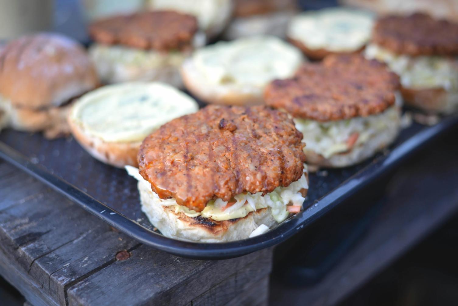 Обучающие материалы и практические занятия по приготовлению стрит-фуда